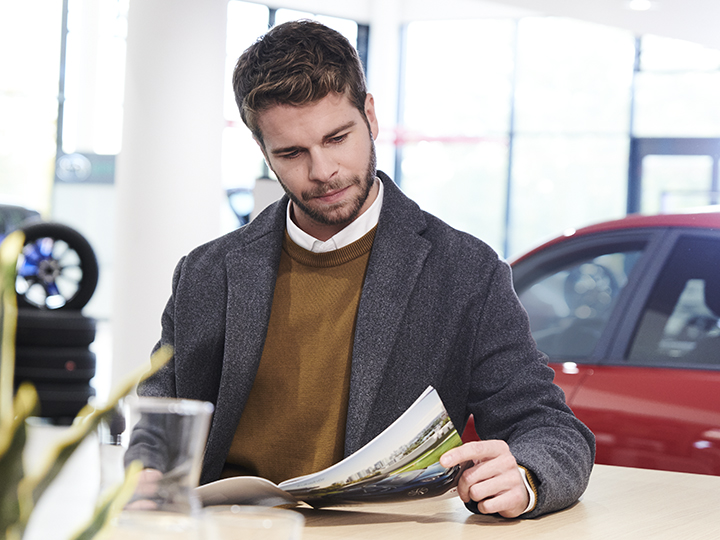 Warten Sie entspannt in der Lounge Ihres Kia Händlers, während Ihr Auto repariert wird.